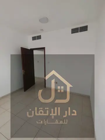 غرفة وصالة للإيجار السنوي في الرولة | تكييف مركزي | بدون تأمين | 4 دفعات