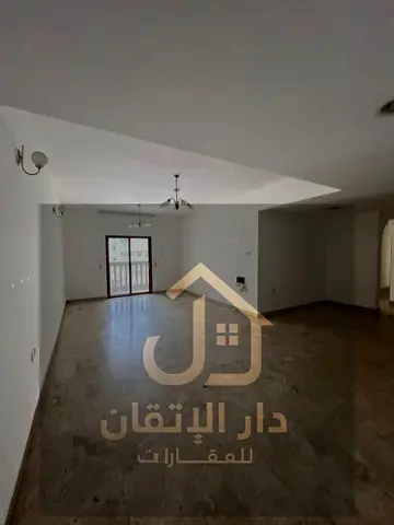 A golden opportunity for rent: a spacious 3-bedroom + hall apartment in Al Qulai'a area