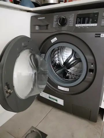 Samsung front-load washing machine - door detached, good condition