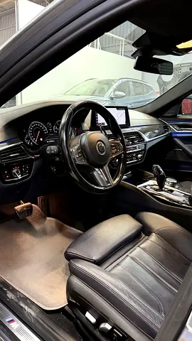 2017 BMW 5-SERIES 照片 12
