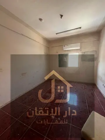 *غرفة وصالة للإيجار السنوي في المناخ - 25,000 درهم*