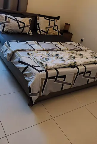 King size wooden platform bed with bedside ànd mattress included