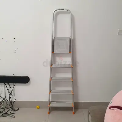 6-step Aluminum Folding Ladder – Lightweight, Foldable Step Ladder