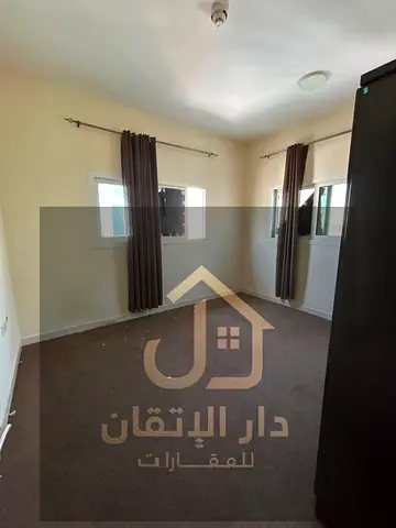 شقة غرفة وصالة للإيجار السنوي في النباعة | موقع مميز | 24,000 درهم | 4 أو 6 دفعات