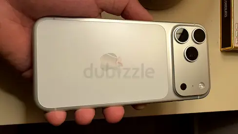 iPhone 17 Pro Max Silver 256gb UAE version