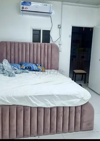 Furnished Studio 2 minutes walk from Metro only for Indian Families or Couples