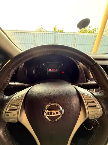 2017 Nissan ALTIMA — фото 4