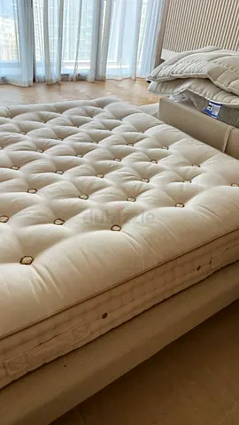 Premium Lux collection mattress 180X200 by Vispring - very good condition 2024