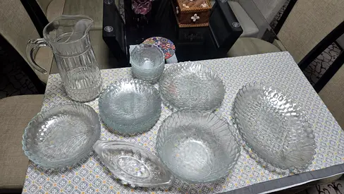 Glass leaf embossed dinner set