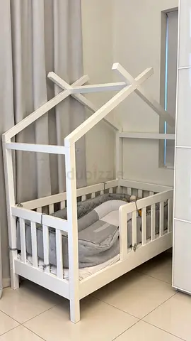 White House-Style Baby Cot / Toddler Bed