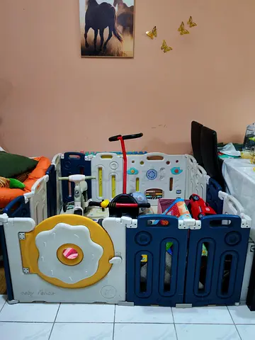 Baby playpen with mat for sale aed 170