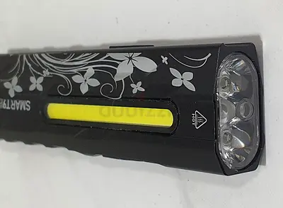 Smartix Smart9 Pro 3.0 is a very good, feature-packed  (EDC) flashlight
