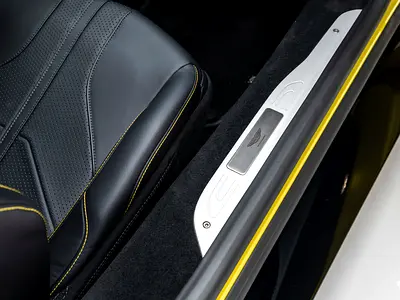 2025 Aston Martin VANTAGE 照片 9