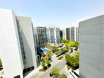 Specious 1bedroom 2bathroom with gym pool parking