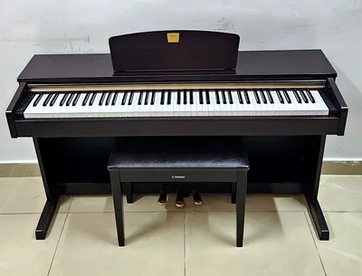 The Yamaha Clavinova CLP-320 is an entry-to-mid level digital piano renowned for offering authentic
