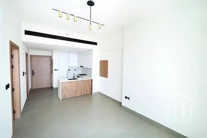 Huge Layout | High Floor | Flexible Cheques