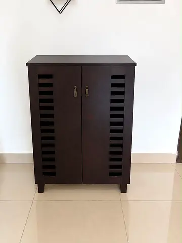 Shoe cabinet