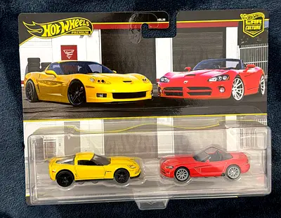 Hot Wheels Car Culture Corvette Z06 And Viper SRT10 (sealed pack)