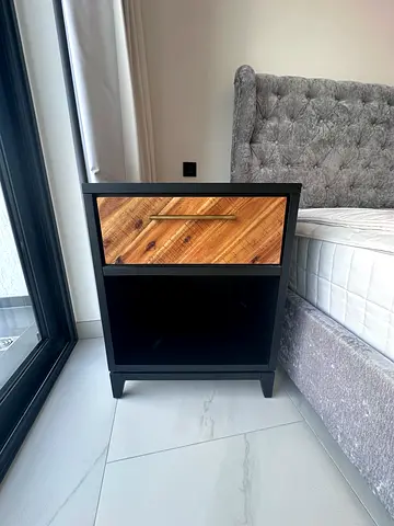 BEDSIDE TABLES x2