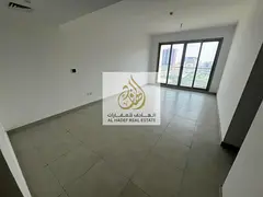 Gym, swimming pool, new building, first occupant, built-in wardrobes, spacious, prime location.