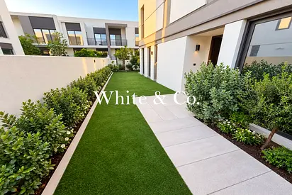 October move | True Corner | Landscape