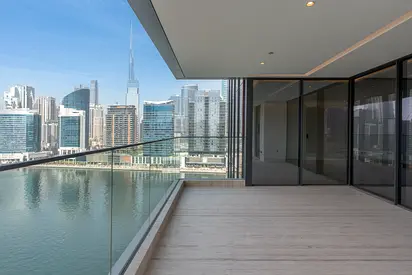 Waterfront | Dual Views | Fully Equipped Kitchen