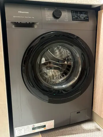 Hisense front-load washing machine - good working condition