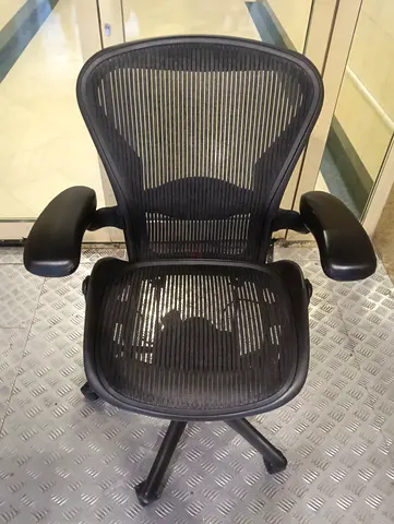 Herman Miller Aeron chair for selling.size B colour black