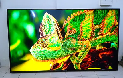 65-inch 4K Smart Android LED TV Good working condition