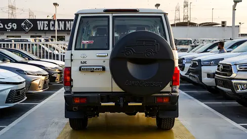 2026 Toyota LAND CRUISER 70 SERIES — миниатюра 6