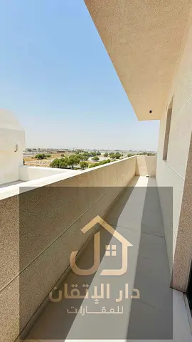 Clean apartment ready for immediate move-in with a spacious private roof, in a premium family complex, excellent location near schools, services, and transport.