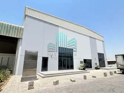 HUGE BRAND NEW SHOP WITH PARKING SPACE | EXCELENT ACCESSIBILITY