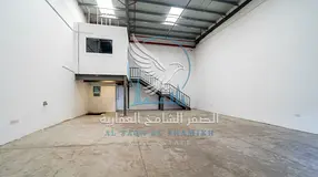 warehouse for rent in Industrial Area 10, Sharjah, 2,000 sq. ft. storage, with a wide passage and co