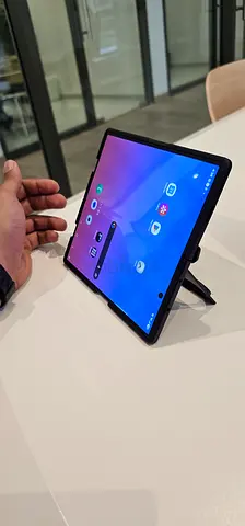 Fold 7 International version