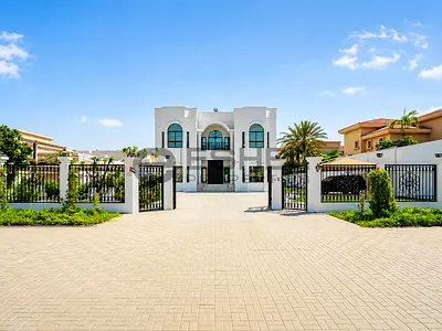 Exceptional and Huge Layout | Landscaped