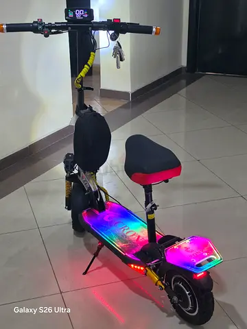 Crony Electric scooter 2025 high speed with 2 keys