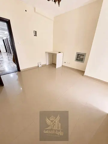 للإيجار في الشارقة، منطقة المصلى  استوديو بمساحة كبيرة ومميزة، مناسب للباحثين عن سكن عملي ومريح في منطقة المصلى، مع تكييف مركزي وغاز مركزي.  تفاصيل