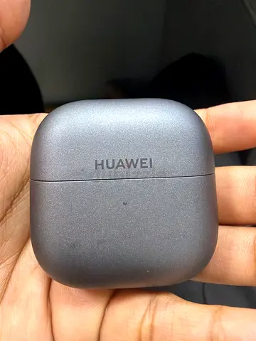 Huawei Wireless Earbuds Charging Case ( clip 2 )