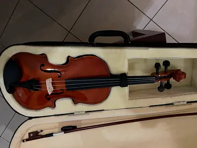NEW 1/2 Violin with Case and Bow