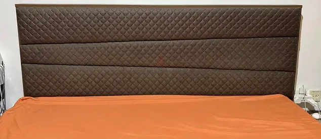 king size bed upholstered diamond-stitched padded headboard - dark brown