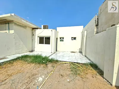 Spacious! 2 bedroom hall villa 2 masters bedroom fully renovated al jazzat sharjah