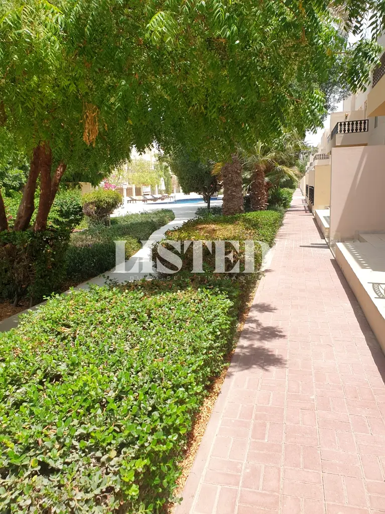 Spacious 3BR Townhouse | Prime Location