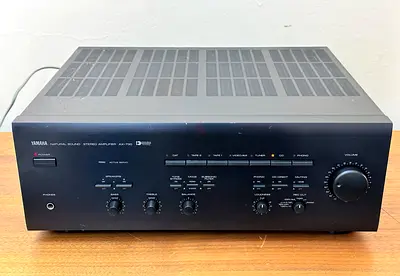 Powerful stereo amplifier - Yamaha