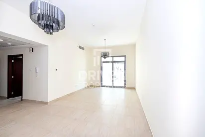 Available From 15th October | Closed Kitchen
