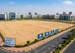 Land ownership is free for all nationalities / strategic and future location / the land area is very