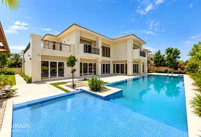 Huge Corner Plot | Golf Course View | Vacant Villa