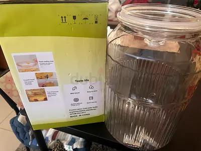 Large Glass Beverage Dispenser Jar with Lid 2Lt - like new