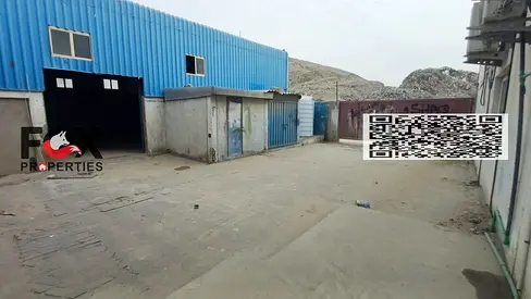 🏭 مستودع مع حوش مفتوح للإيجار – الجرف الصناعية 3 | عجمان