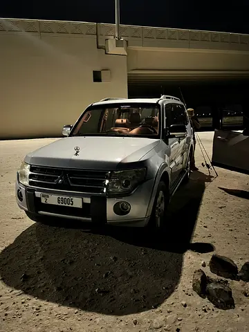 2011 Mitsubishi Pajero GLS 3.5 - GCC Specs