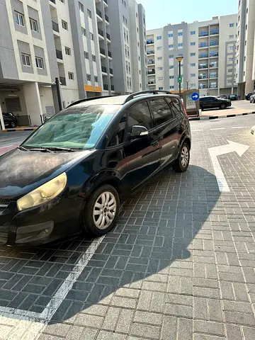 JAC J6 2016 GCC Specs Reliable and Spacious Family Car